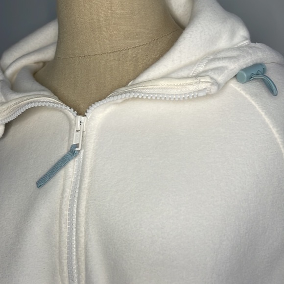 Juniors' SO® Polar Fleece Hoodie in Coconut White - Picture 3 of 7